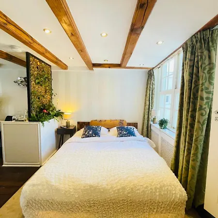 Luxury Suites The Enlightened House Отель типа 